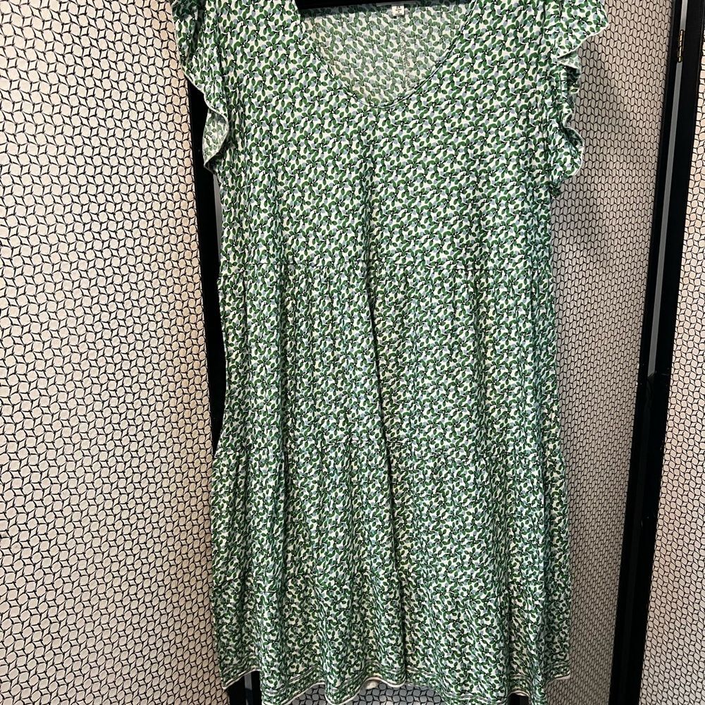 Max Studio Green Flutter Sleeve Dress – Floral Print, Flowy Fit, Plus Size